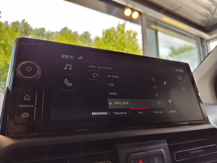 Vehicle Image 37