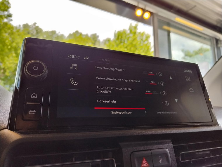 Vehicle Image 38