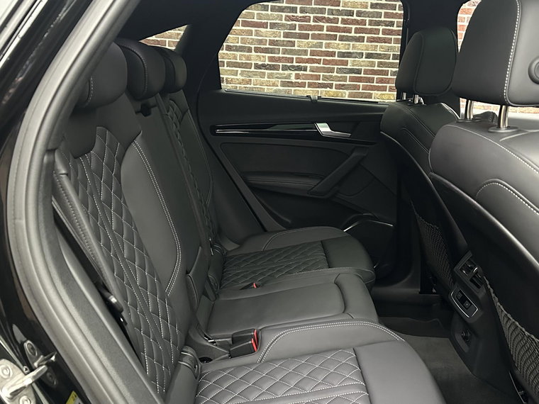 Vehicle Image 28