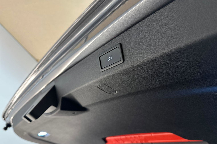Vehicle Image 35