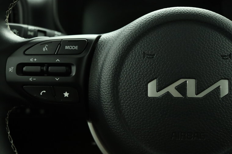 Vehicle Image 24