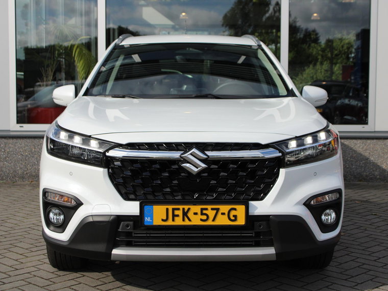 Vehicle Image 10