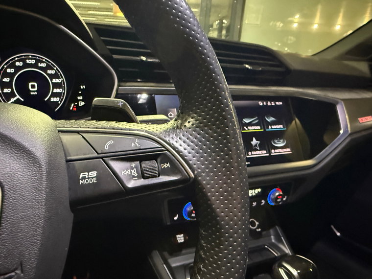 Vehicle Image 24