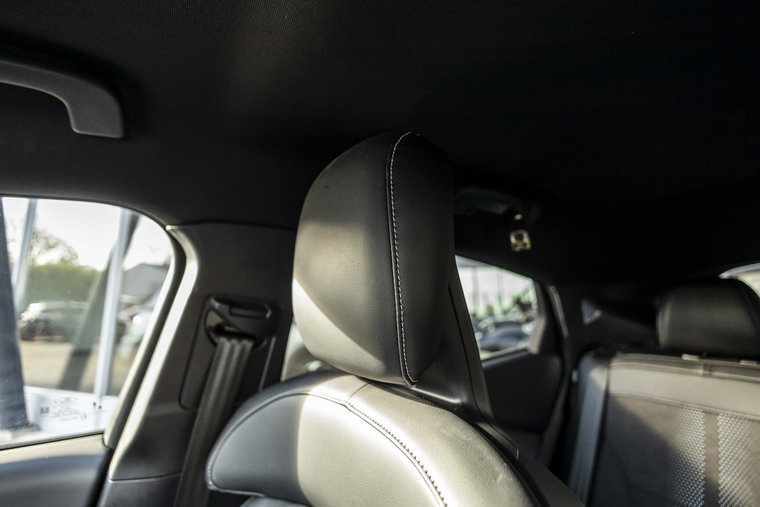 Vehicle Image 12