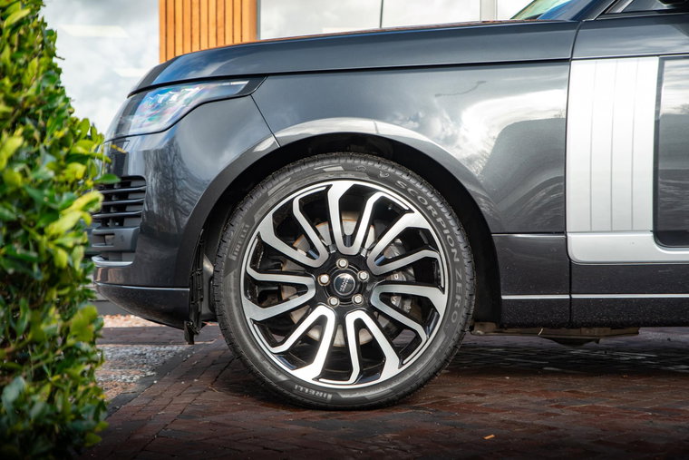 Vehicle Image 7