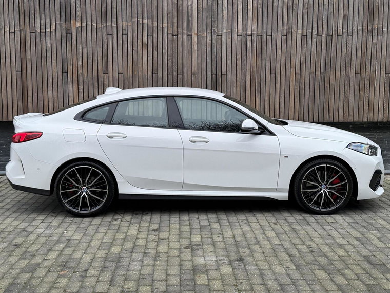 Vehicle Image 35