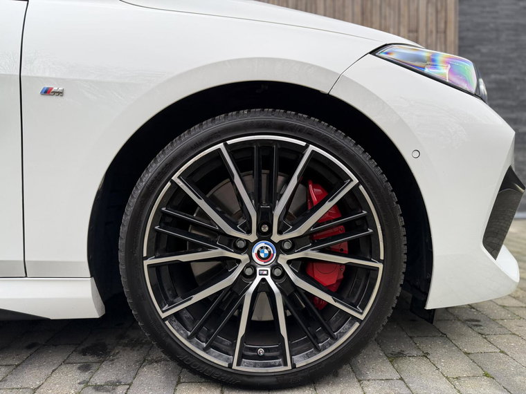 Vehicle Image 37