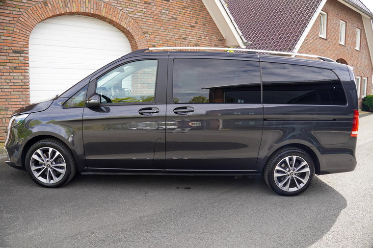 Vehicle Image 23