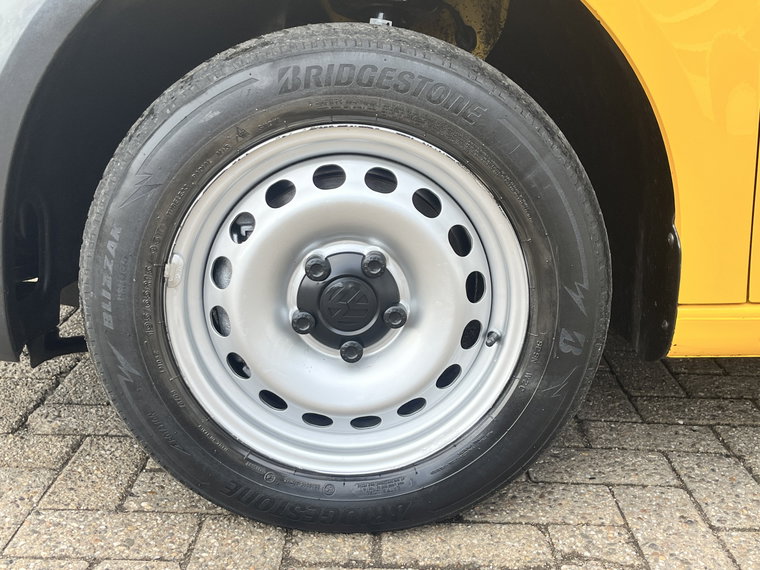 Vehicle Image 24