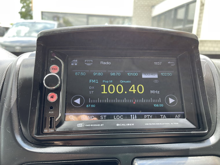 Vehicle Image 21