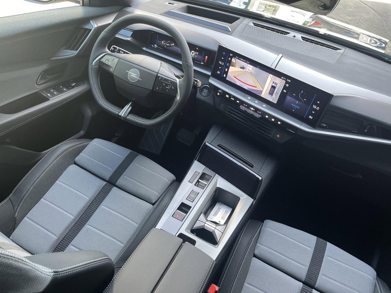 Vehicle Image 17