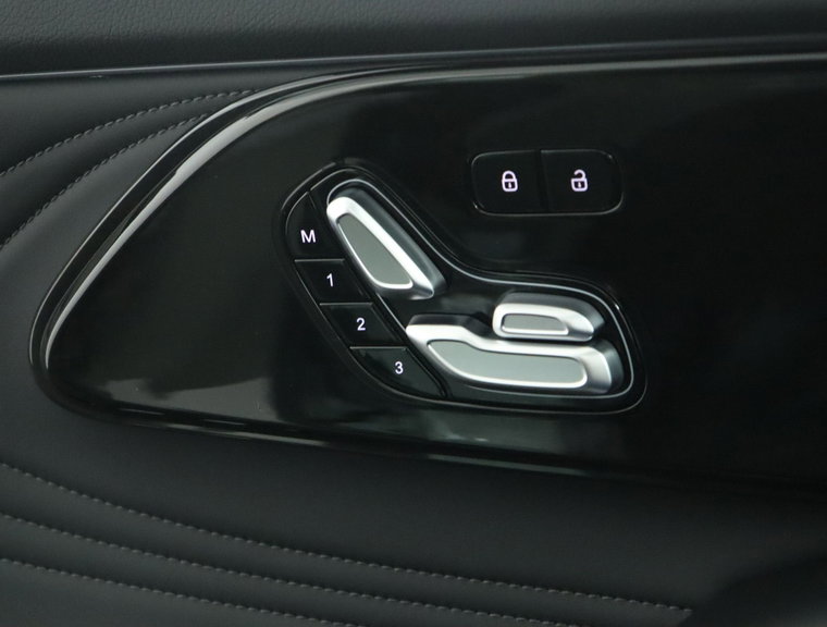 Vehicle Image 48