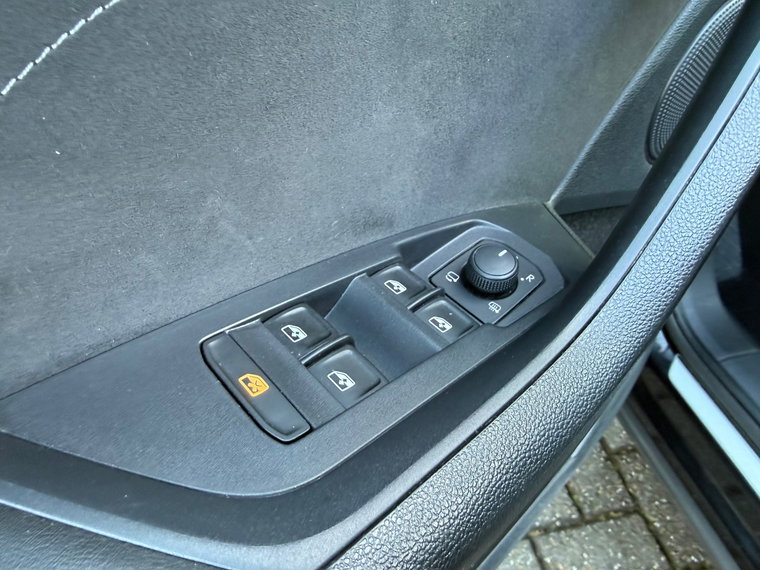 Vehicle Image 29