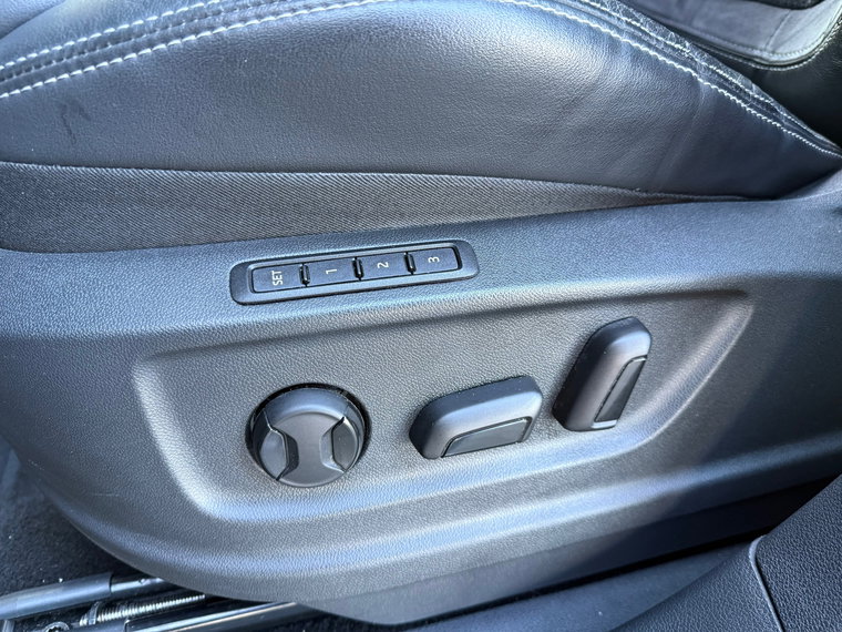 Vehicle Image 33