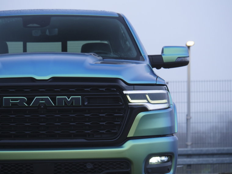 Vehicle Image 8