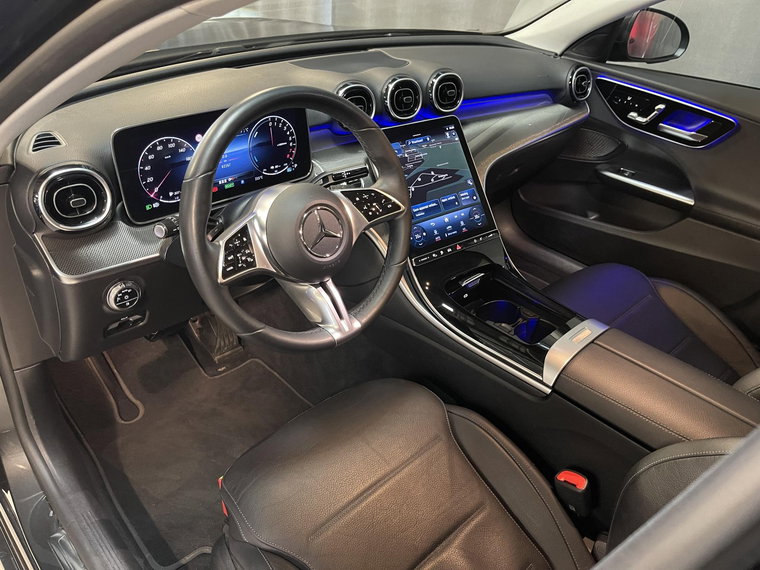 Vehicle Image 25