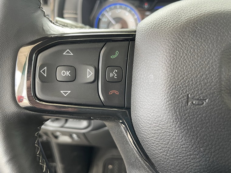 Vehicle Image 32