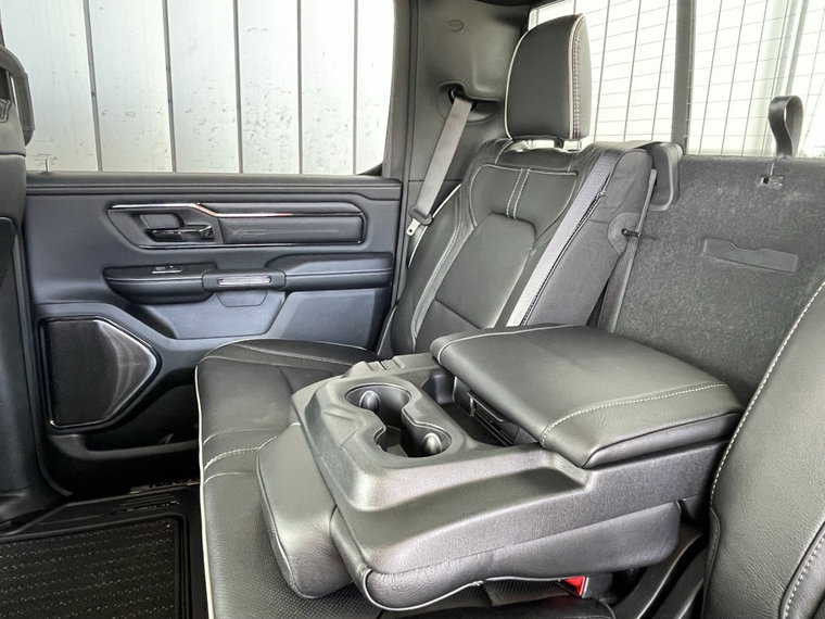 Vehicle Image 37