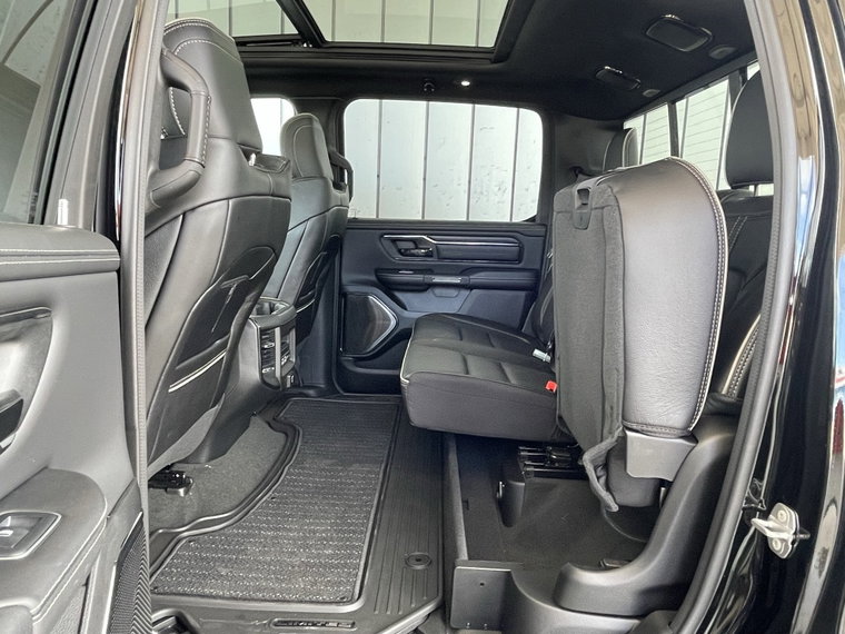 Vehicle Image 39