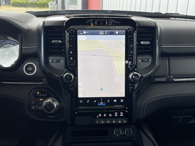 Vehicle Image 40