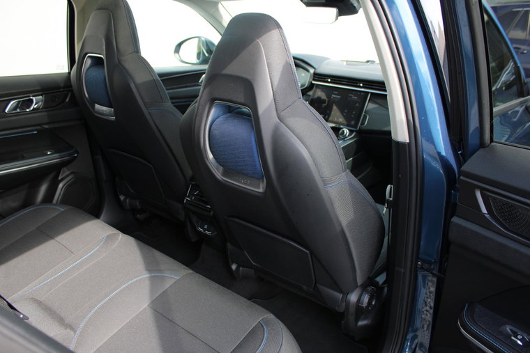 Vehicle Image 35