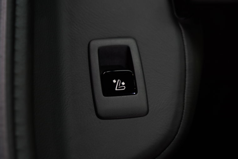Vehicle Image 38