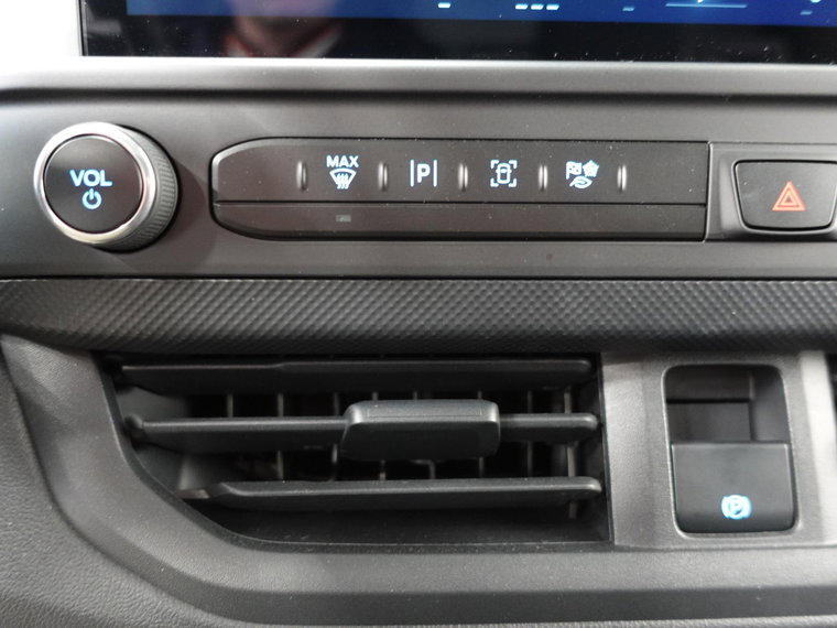 Vehicle Image 26