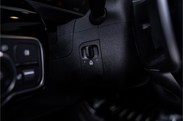 Vehicle Image 32