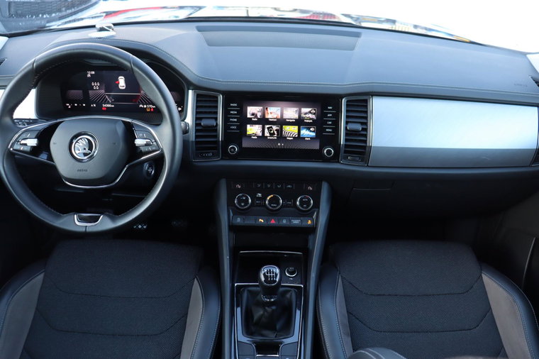 Vehicle Image 9