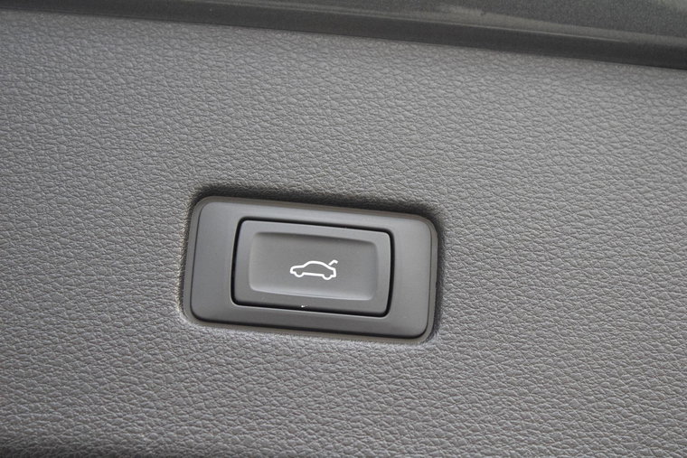 Vehicle Image 28