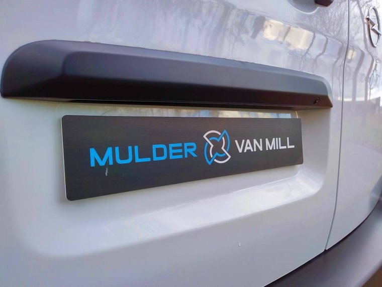 Vehicle Image 13