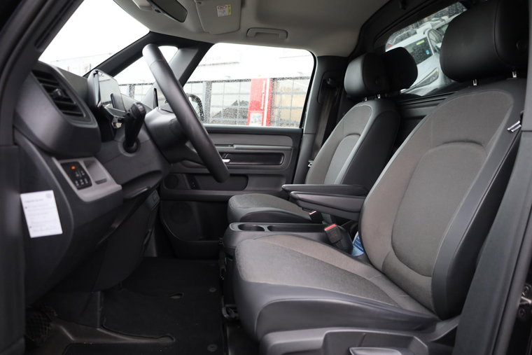 Vehicle Image 9