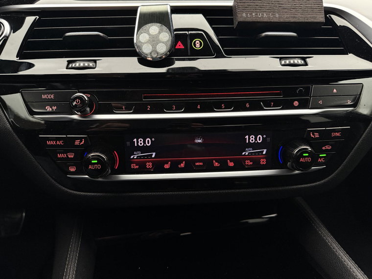 Vehicle Image 27