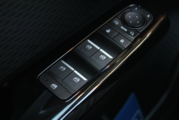 Vehicle Image 39