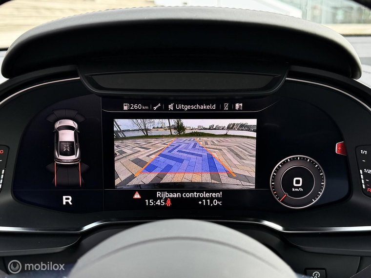 Vehicle Image 32