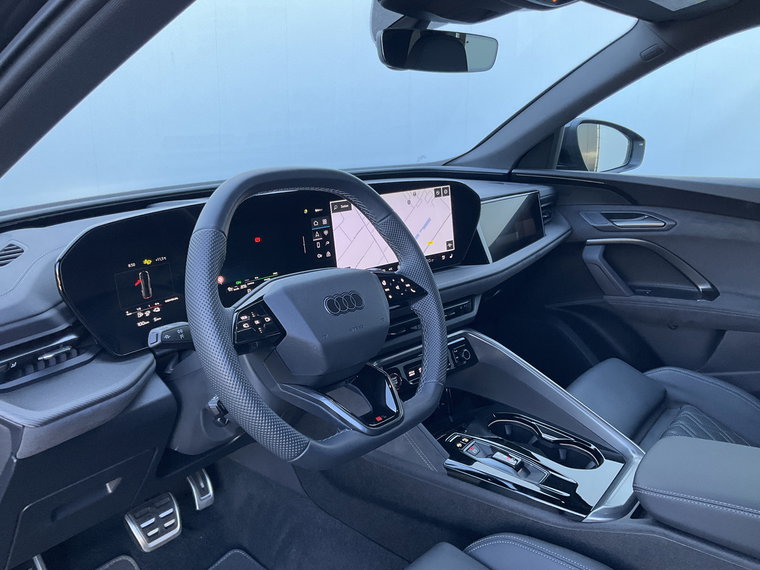 Vehicle Image 21