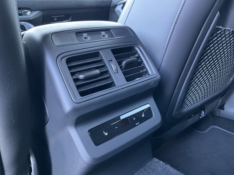 Vehicle Image 38