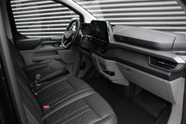 Vehicle Image 37