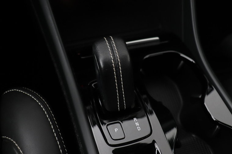 Vehicle Image 32