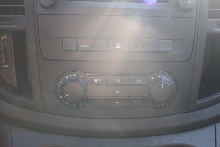 Vehicle Image 27