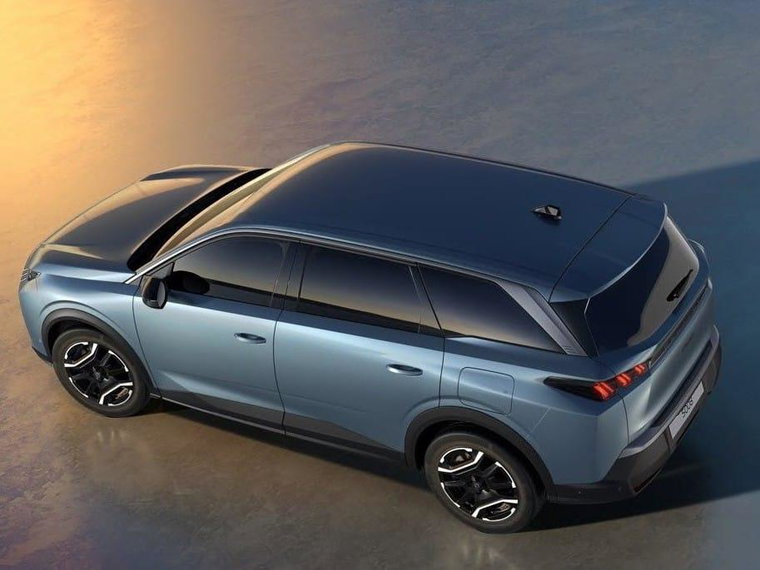 Vehicle Image 6