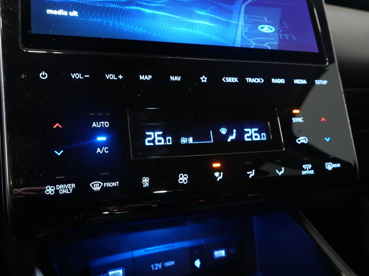 Vehicle Image 26