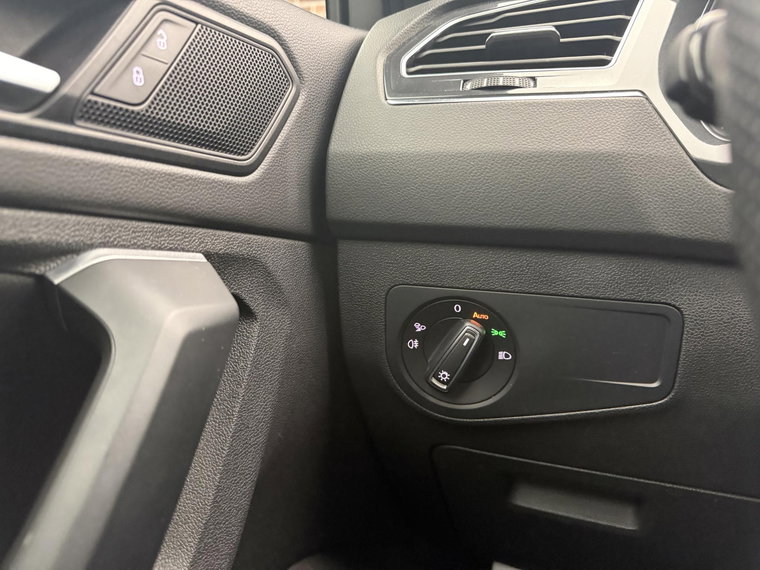 Vehicle Image 43