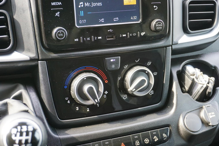 Vehicle Image 37