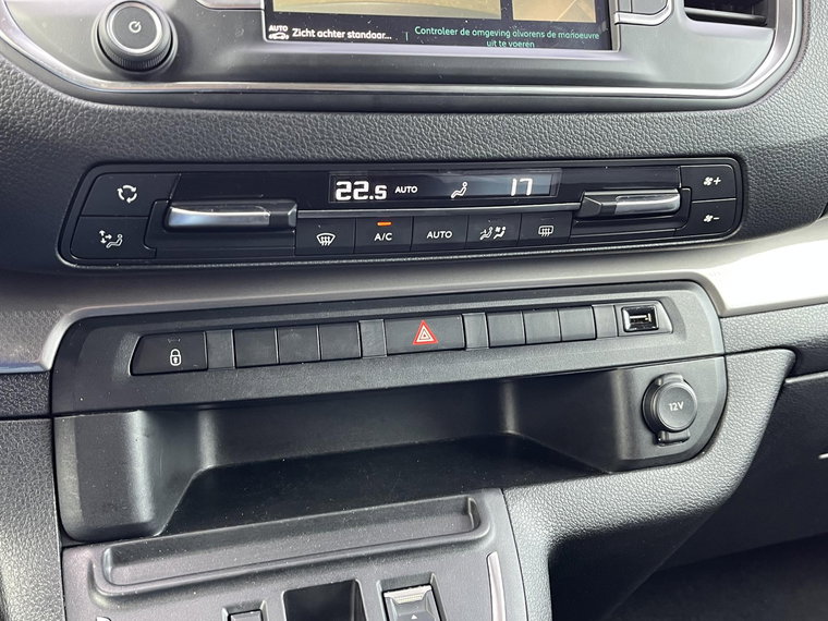 Vehicle Image 29