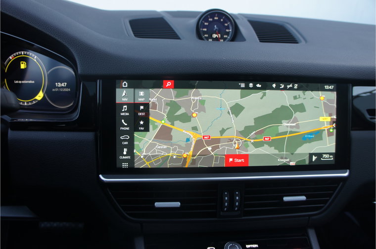 Vehicle Image 19