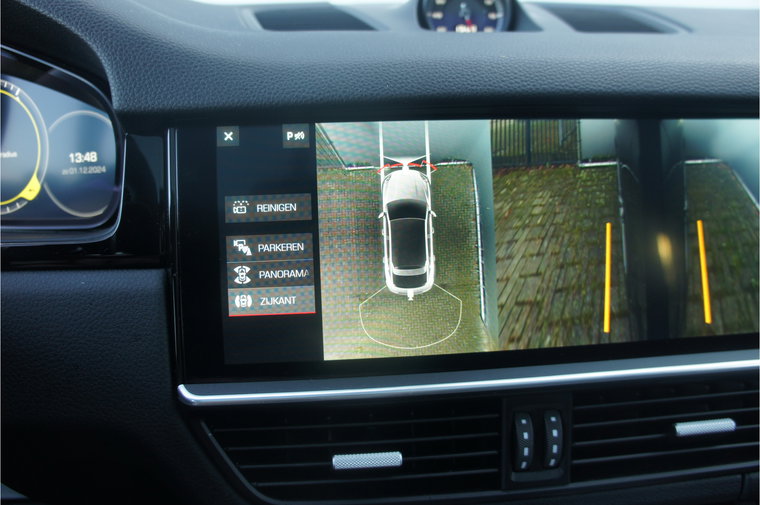 Vehicle Image 22
