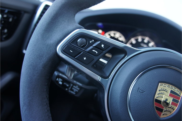 Vehicle Image 32