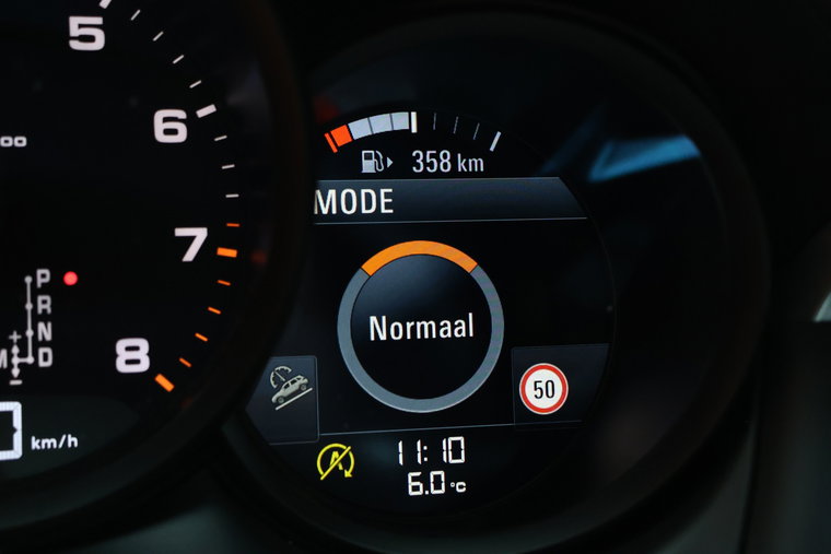 Vehicle Image 32