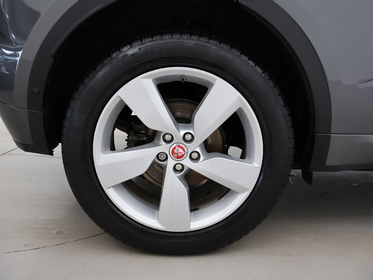 Vehicle Image 17